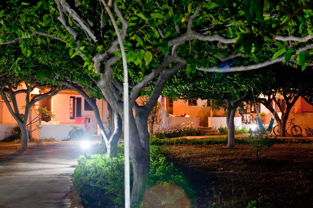 פראנגוקאסטלון Dolphin Apartments מראה חיצוני תמונה
